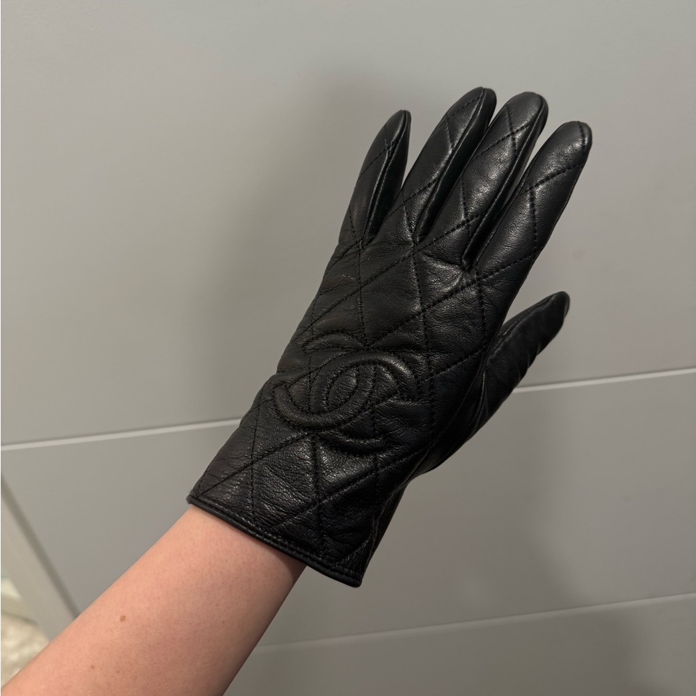 Leather Chanel Gloves